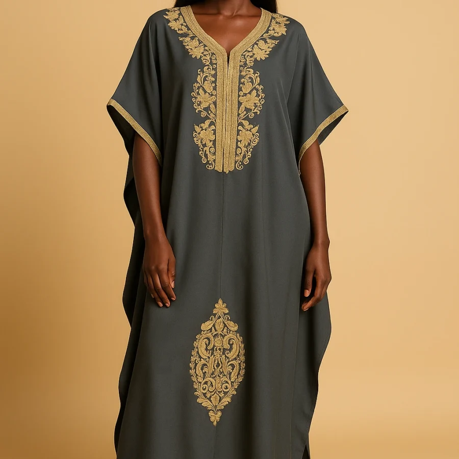 Caftan marocain gris élégant pour femme africaine – modèle Papillon Élancé avec broderie dorée et manches papillon, tenue de cérémonie raffinée