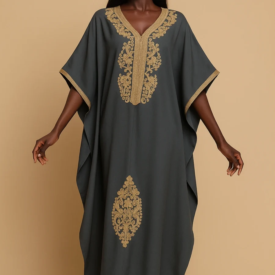 Caftan marocain gris élégant pour femme africaine – modèle Papillon Élancé avec broderie dorée et manches papillon, tenue de cérémonie raffinée