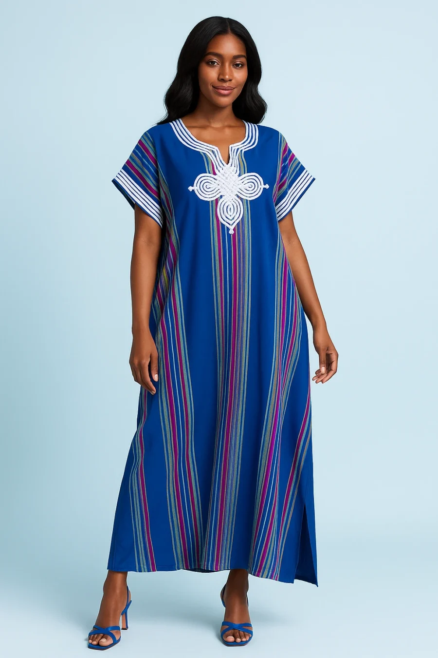 Caftan marocain bleu royal à la coupe ample, broderie argentée artisanale – robe traditionnelle africaine