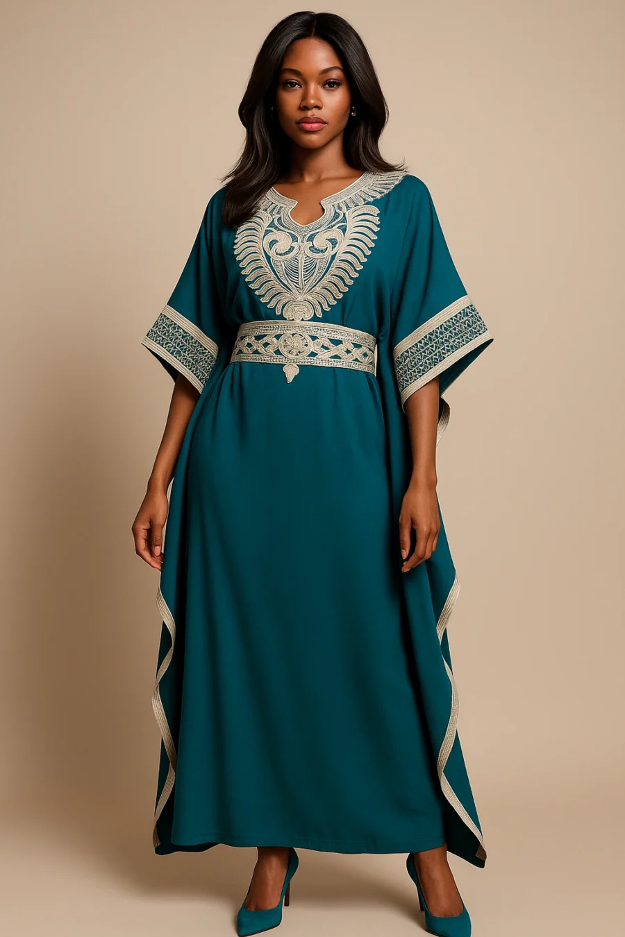 Caftan marocain bleu canard brodé avec finesse, coupe fluide et manches amples - Le Caftanier