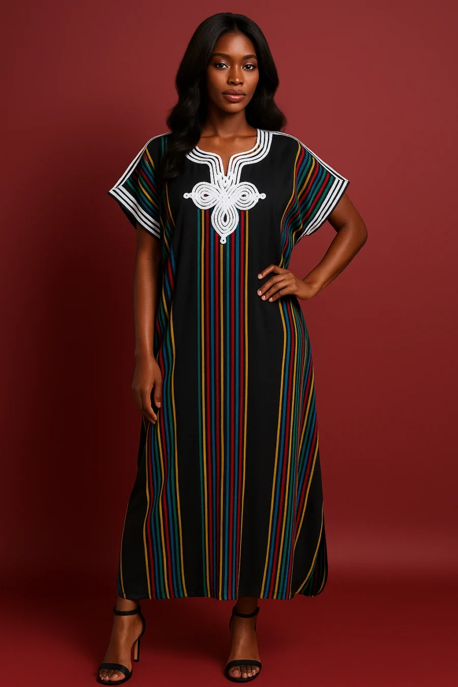 Caftan marocain noir élégant avec broderies blanches – Le Caftanier